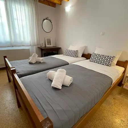Panos Modern 3-bedroom